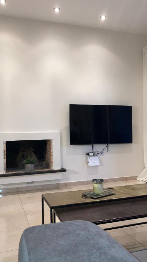 Bright Luxury Apt. Волос Екстер'єр фото