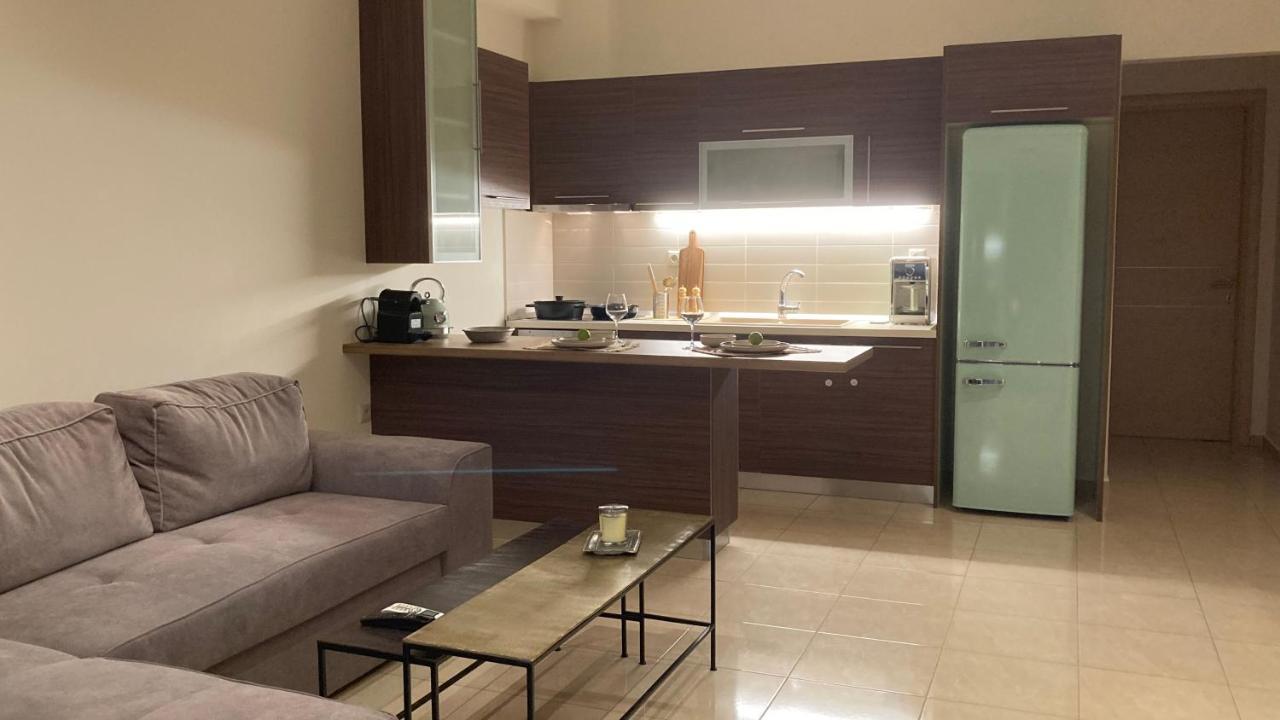 Bright Luxury Apt. Волос Екстер'єр фото